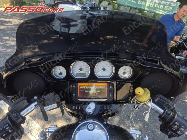 HARLEY-DAVIDSON FLHXS STREET GLIDE SPECIAL - фото 3