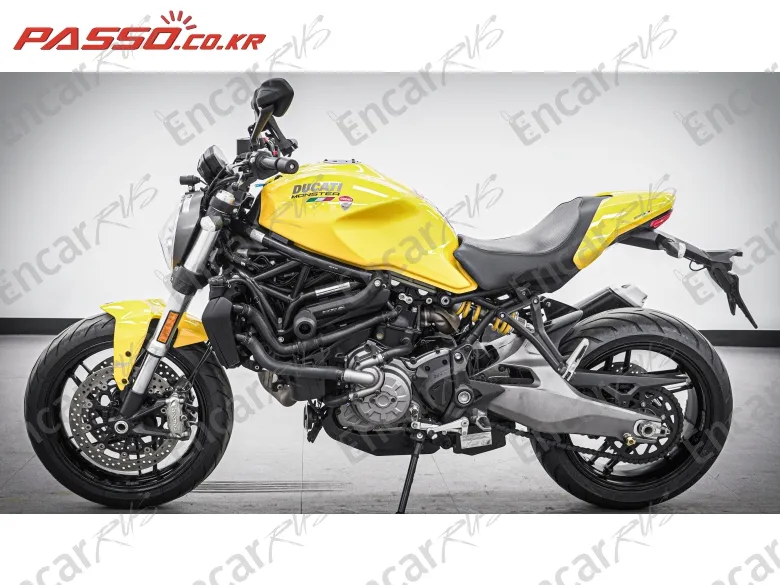 Ducati Monster 821 - фото 1