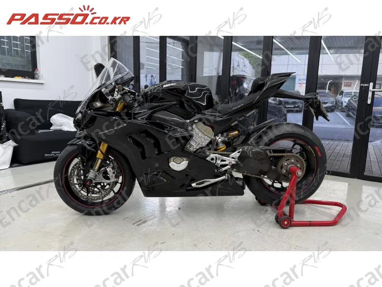 Ducati Panigale V4 S - фото 1