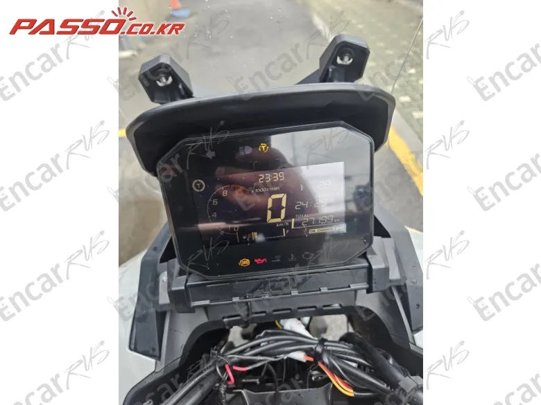 Honda Adv 350 - фото 4