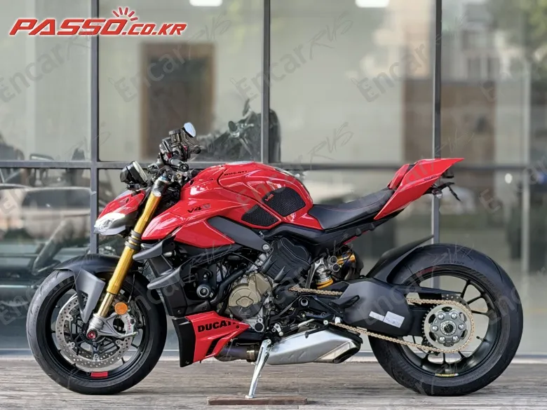 Ducati Streetfighter V4 S - фото 1