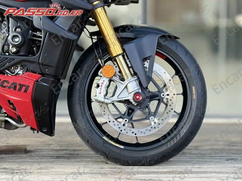 Ducati Streetfighter V4 S - фото 5