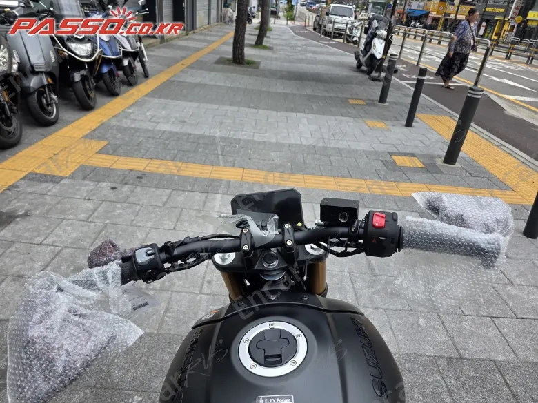 SUZUKI GSX 8 T - фото 3