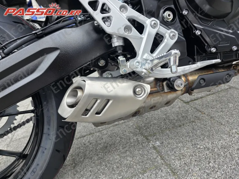 SUZUKI GSX 8 T - фото 6