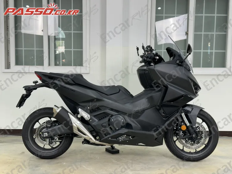 Honda Forza 750 - фото 0