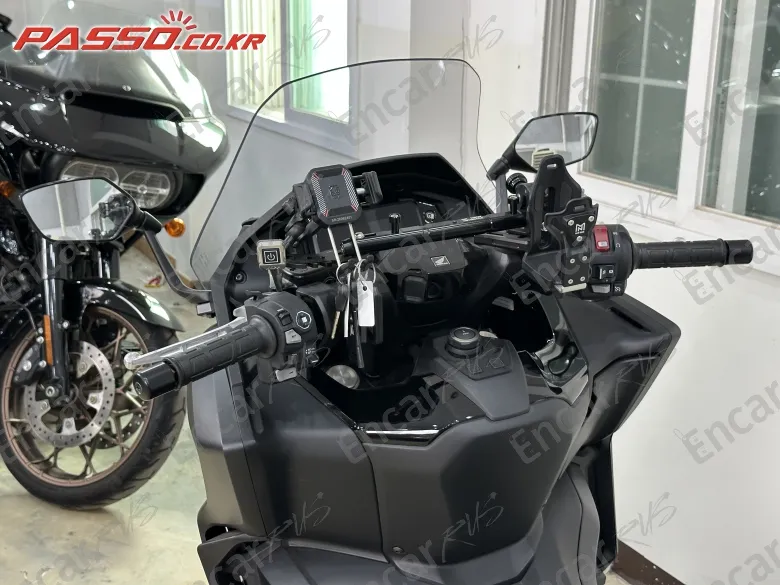 Honda Forza 750 - фото 3