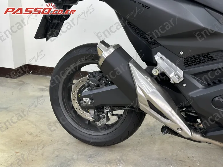 Honda Forza 750 - фото 6