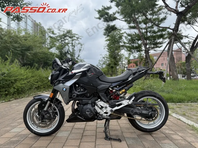 BMW F 900 R - фото 1