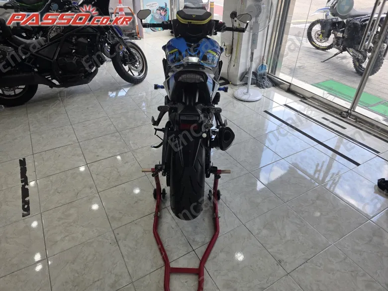 Suzuki Gsx S 1000 - фото 2