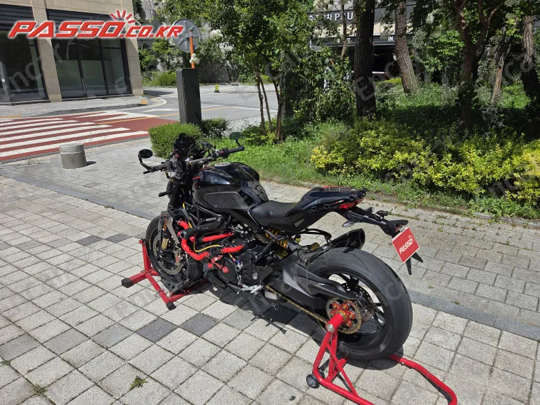 DUCATI MONSTER 1200 R - фото 2