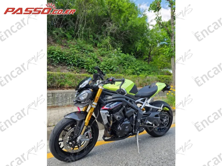 TRIUMPH SPEED TRIPLE 1200 RS - фото 1