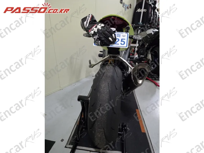 TRIUMPH SPEED TRIPLE 1200 RS - фото 2