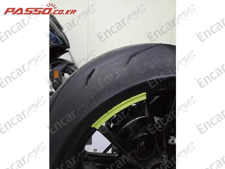 TRIUMPH SPEED TRIPLE 1200 RS - фото 5