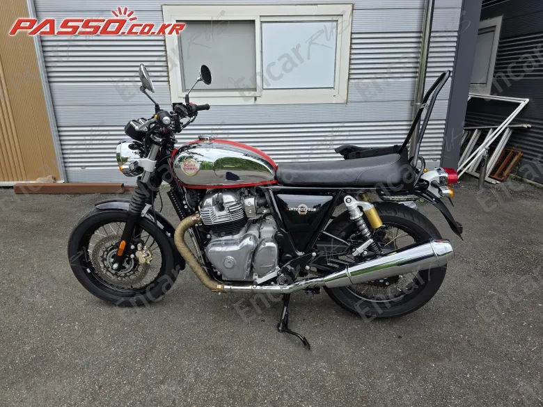 Royal Enfield Interceptor 650 - фото 1