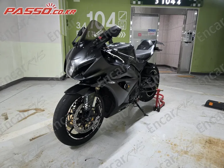 Suzuki Gsx R 1000 - фото 1
