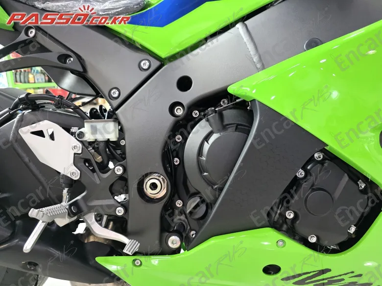 Kawasaki Zx 10 R - фото 4