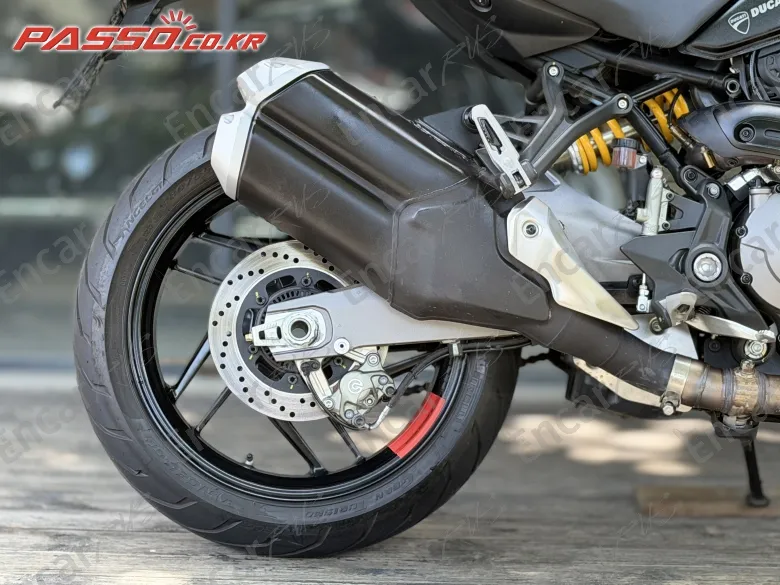 DUCATI MONSTER 821 STEALTH - фото 6