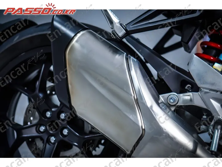 Honda Cb 1000 R - фото 6