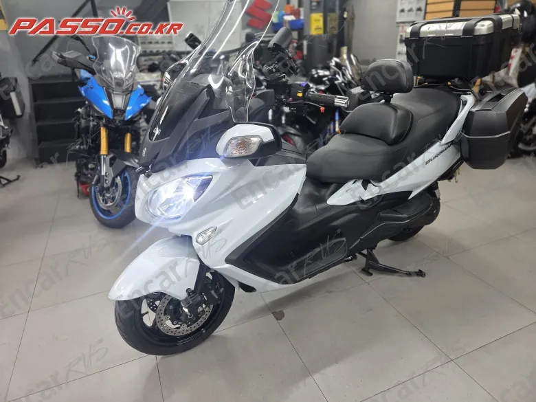 SUZUKI BURGMAN 650 - фото 1