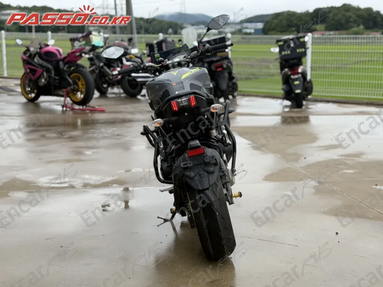 YAMAHA MT 09 - фото 2