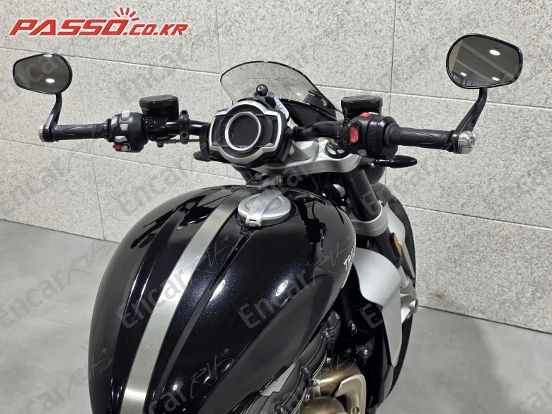 TRIUMPH ROCKET Ⅲ R - фото 3
