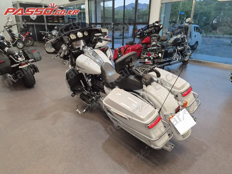 Harley-Davidson Flhx - фото 3
