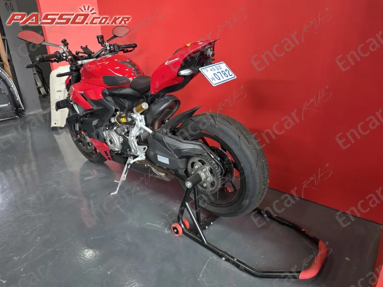 DUCATI STREETFIGHTER V2 - фото 1
