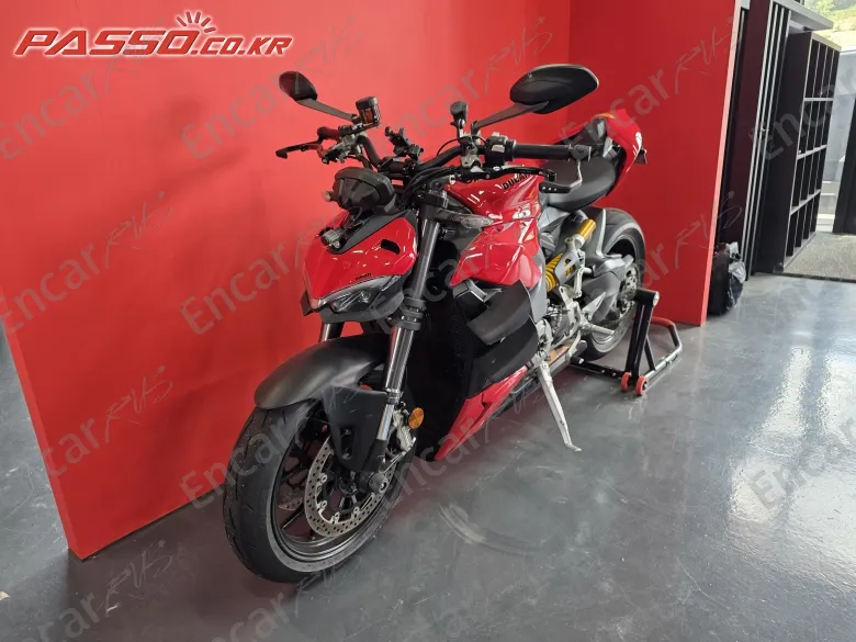 DUCATI STREETFIGHTER V2 - фото 2