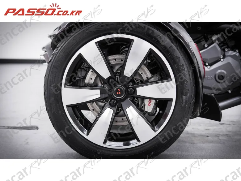 BRP CAN-AM SPYDER F3 S - фото 5