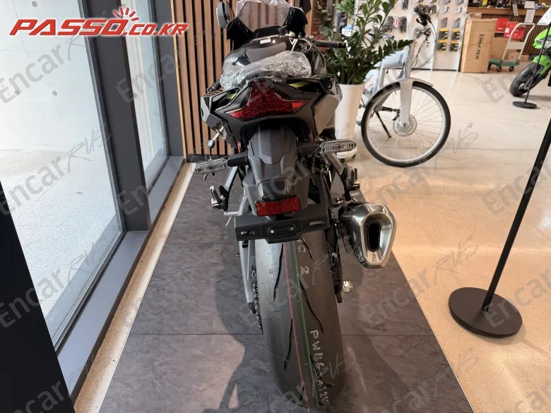 Kawasaki Zx 10 R - фото 2
