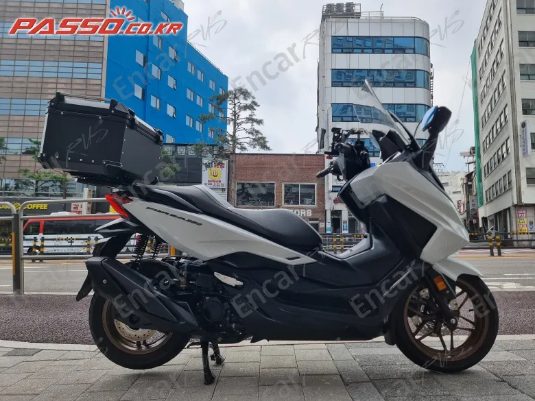 Honda Forza 350 - фото 0