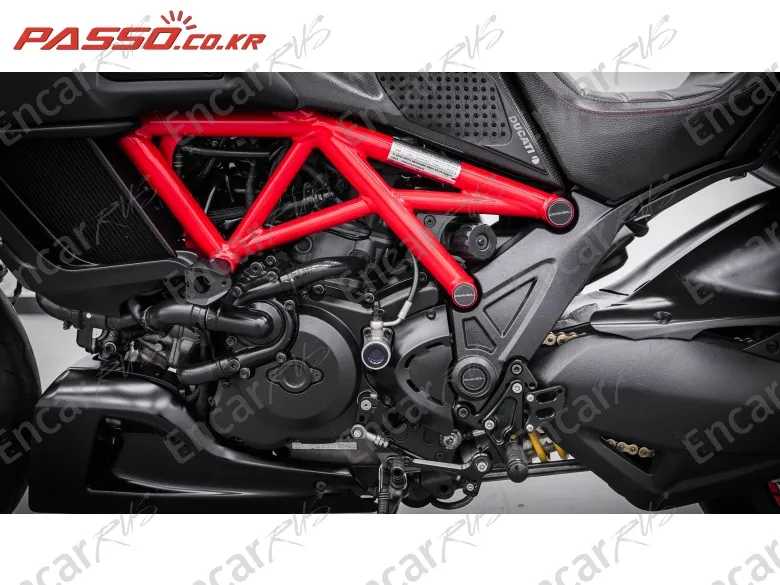 DUCATI DIAVEL CARBON - фото 4