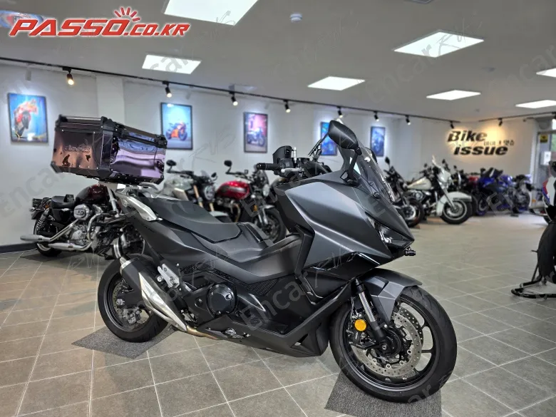 Honda Forza 750 - фото 1