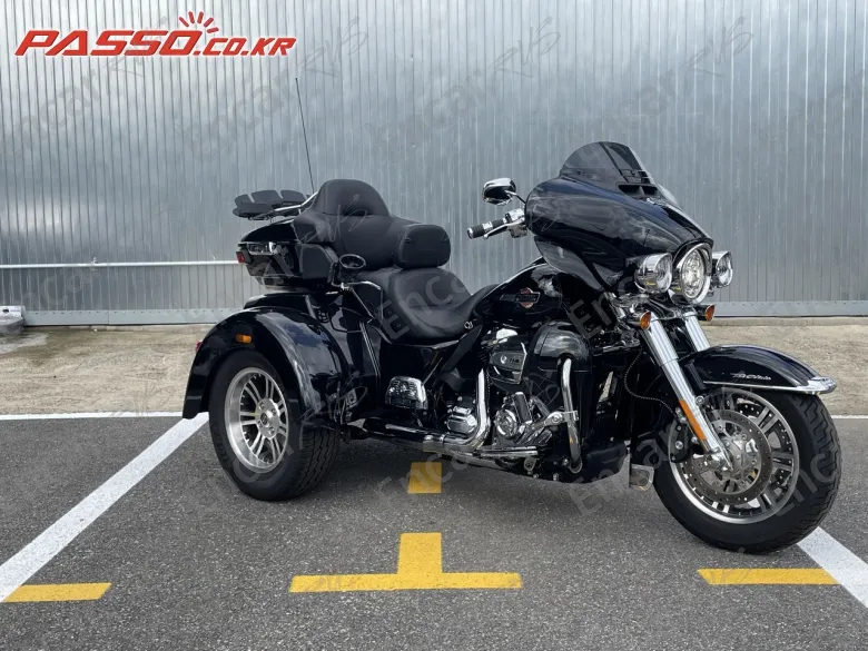 HARLEY-DAVIDSON FLHTCUTG TRI GLIDE ULTRA CLASSIC - фото 3