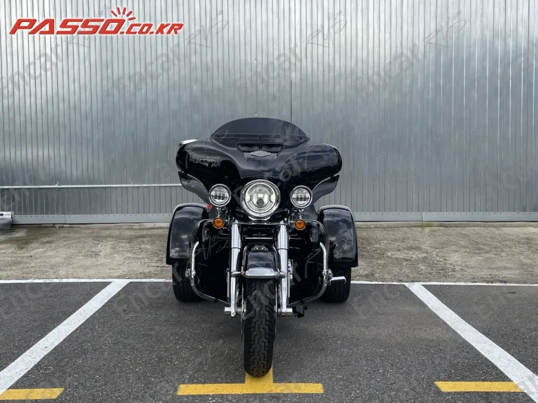 HARLEY-DAVIDSON FLHTCUTG TRI GLIDE ULTRA CLASSIC - фото 6