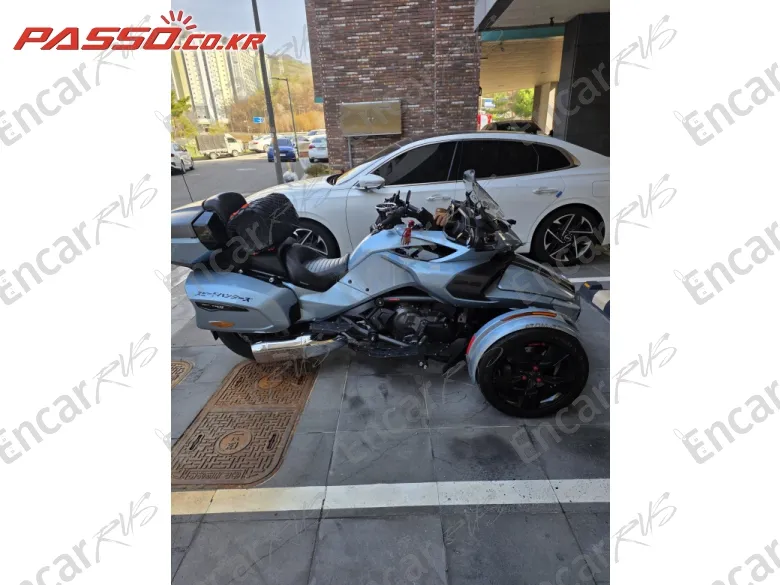 BRP CAN-AM SPYDER F3 LIMITED - фото 1