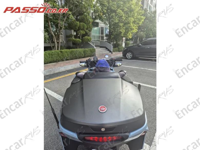BRP CAN-AM SPYDER F3 LIMITED - фото 2