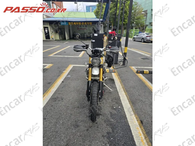 TRIUMPH SCRAMBLER 1200 XE - фото 3