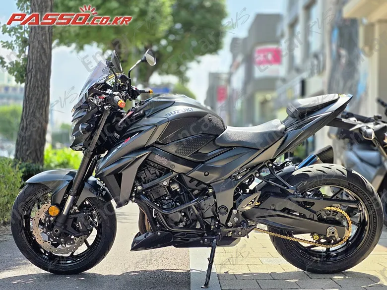 Suzuki Gsx S 750 - фото 1