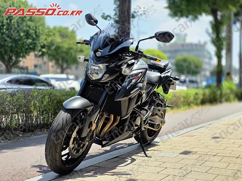 Suzuki Gsx S 750 - фото 5