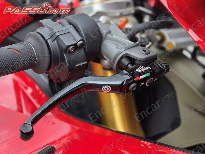 DUCATI PANIGALE V4 S - фото 3