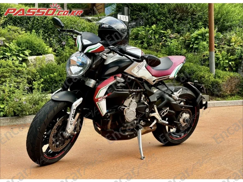 Mv Agusta Brutale 800 Dragster - фото 3