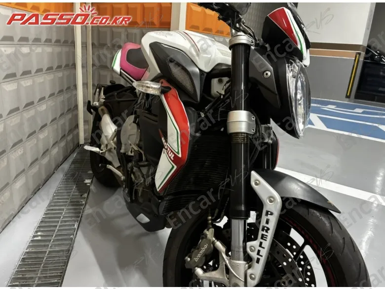 Mv Agusta Brutale 800 Dragster - фото 6