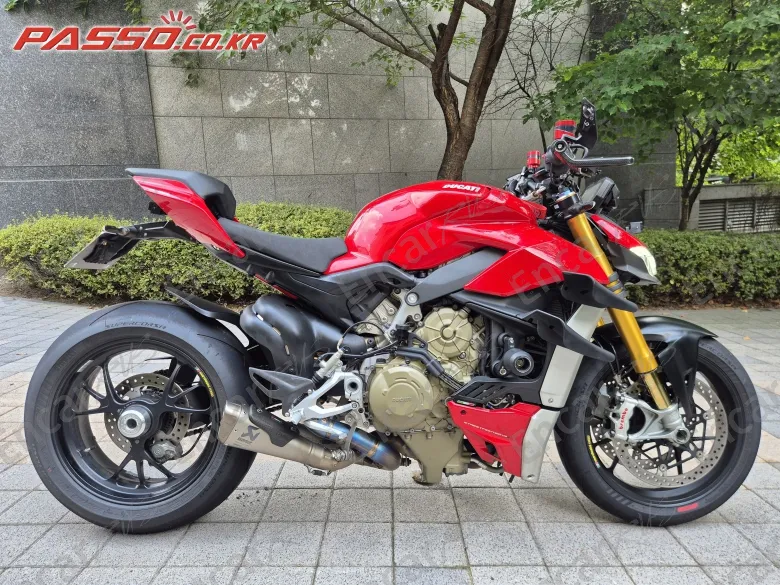 Ducati Streetfighter V4 S - фото 0