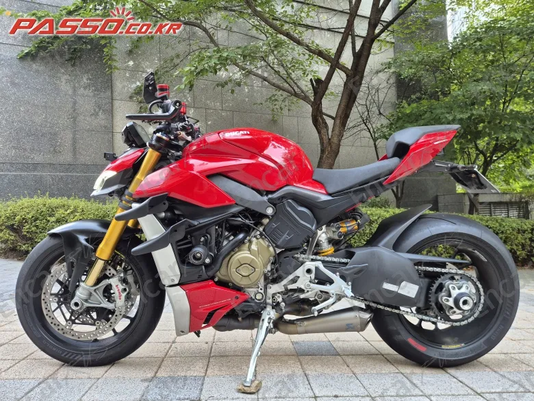 Ducati Streetfighter V4 S - фото 1