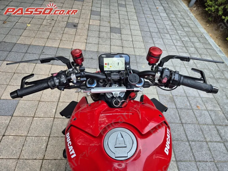Ducati Streetfighter V4 S - фото 3