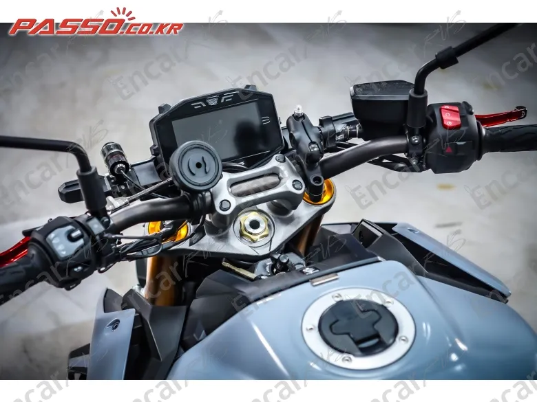 Suzuki Gsx S 1000 - фото 3