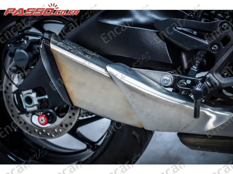 Suzuki Gsx S 1000 - фото 6