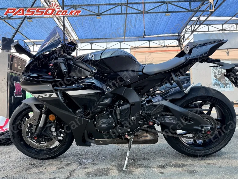 Yamaha Yzf R1 - фото 1