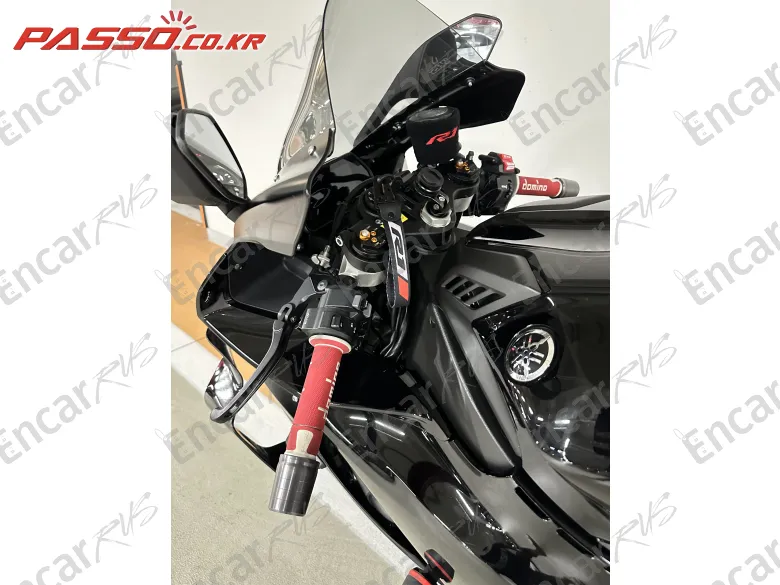 YAMAHA YZF R1 - фото 3